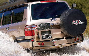 Задний силовой бампер с калиткой ARB для Toyota Land Cruiser 100 [5613210]